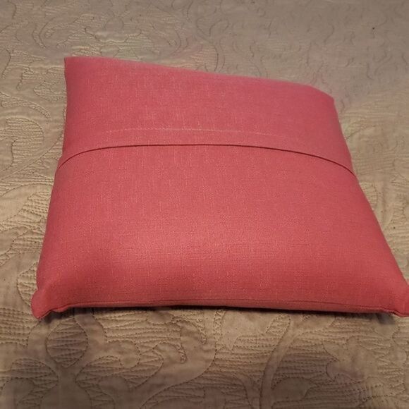 Pain Free Massage Vibrating Pillow, Pink Luxury Battery Pillow. NEVER USED - Picture 4 of 7